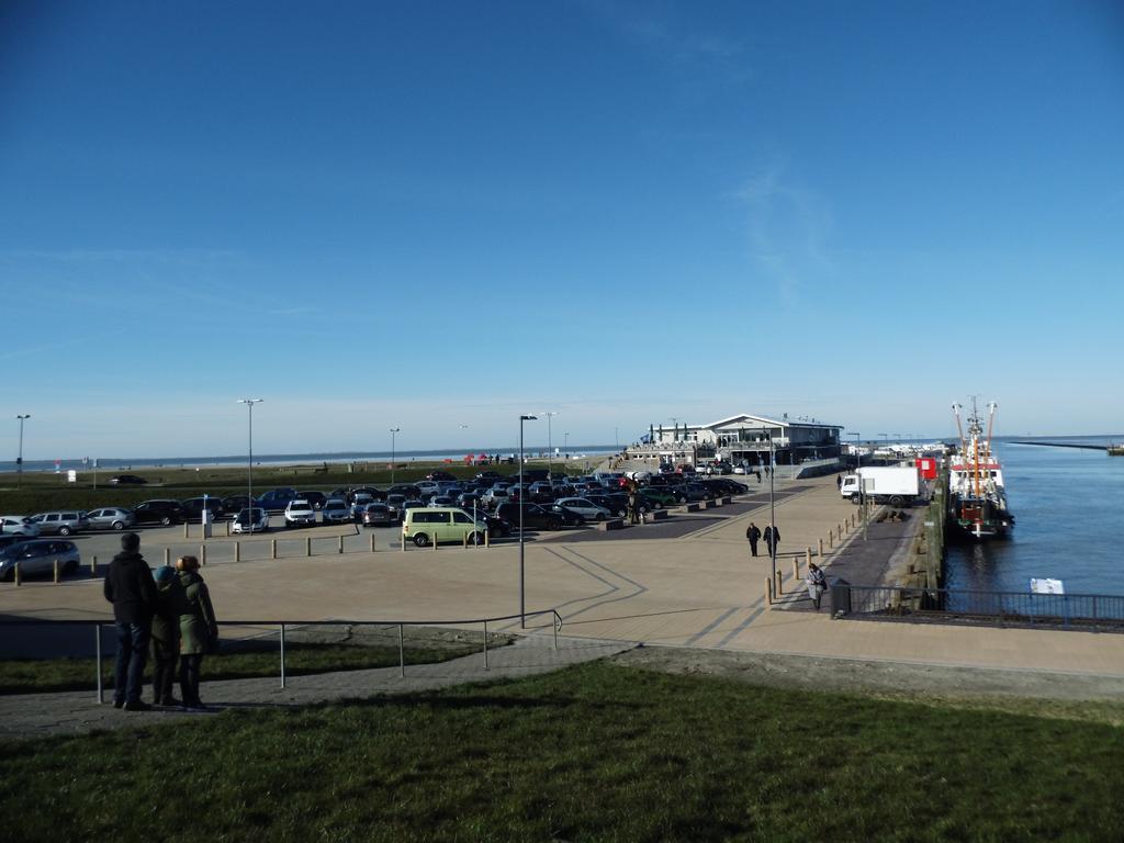 Yachthus - Direkt Am Meer Carolinensiel Exterior photo